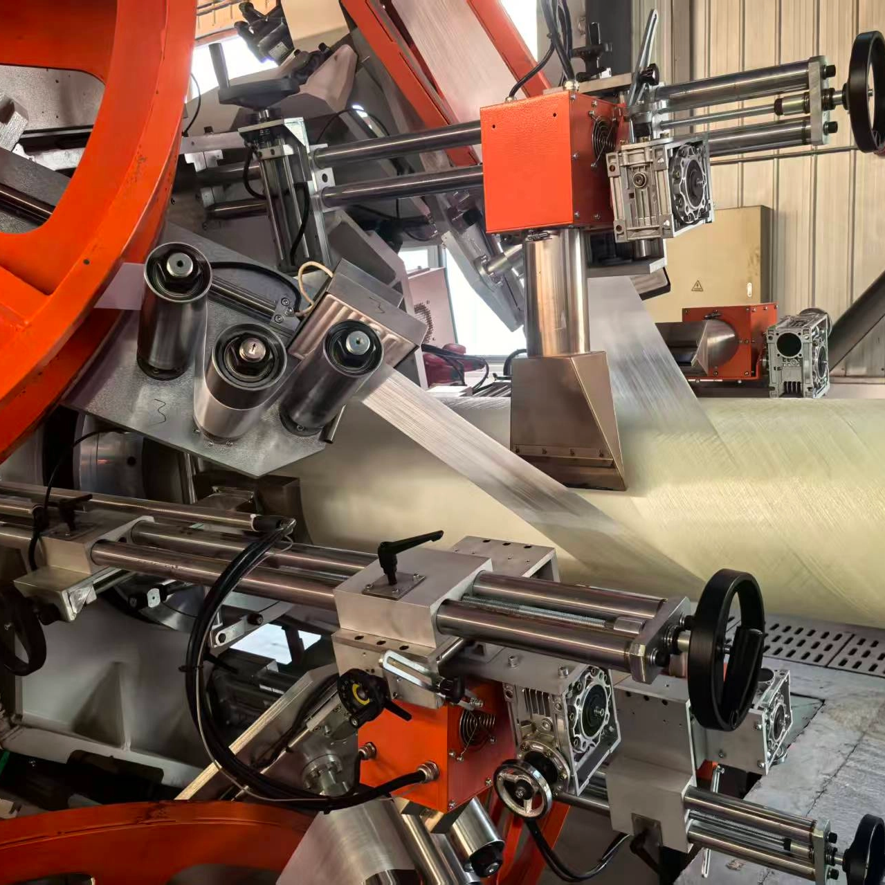 Big Diameter (ID600-OD1000mm) Multi-Tape Reinforced Thermoplastic Pipe (RTP)/TCP Production Line