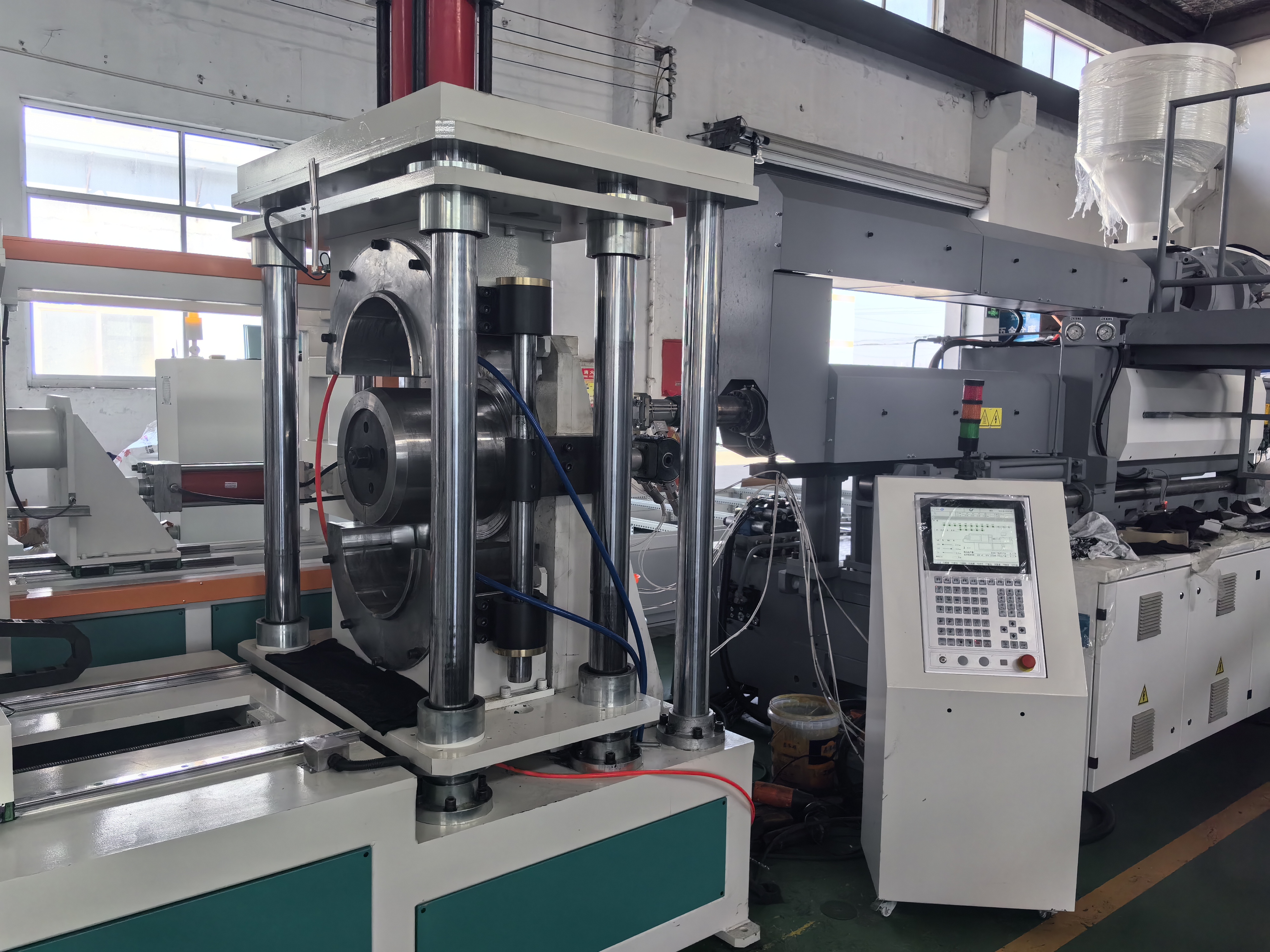 Comprehensive Technological Evolution of Composite Pipe Joint Equipment: A Review